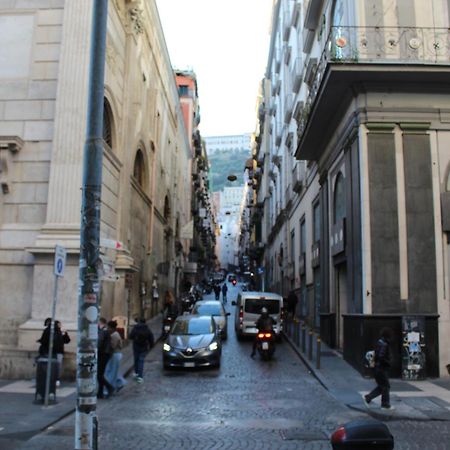 Blackwoody Contemporary Rooms - Napoli Centro Storico Via Toledo Exterior foto
