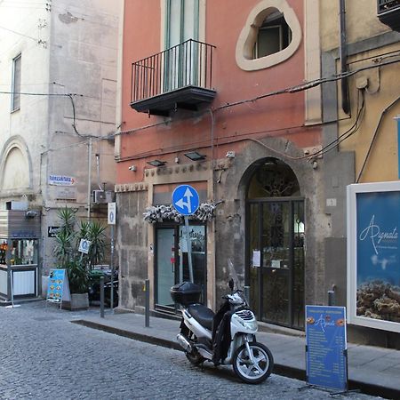 Blackwoody Contemporary Rooms - Napoli Centro Storico Via Toledo Exterior foto